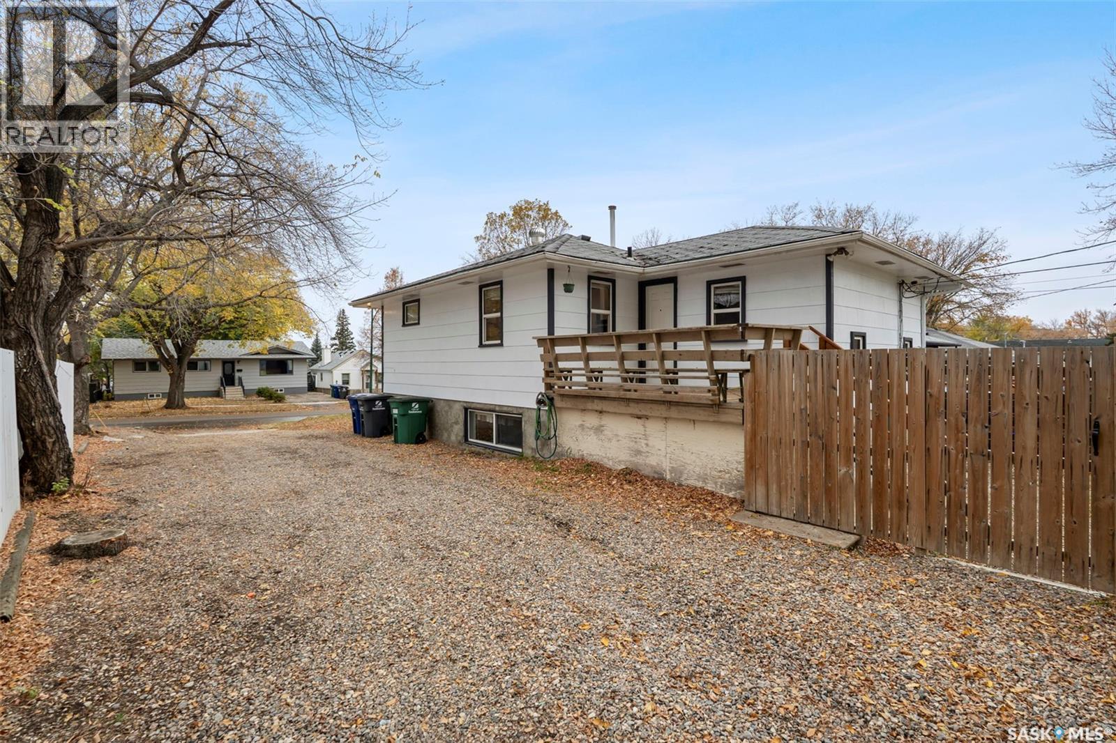 Single Family House Raised bungalow for Sale in  H AVENUE N Saskatoon 