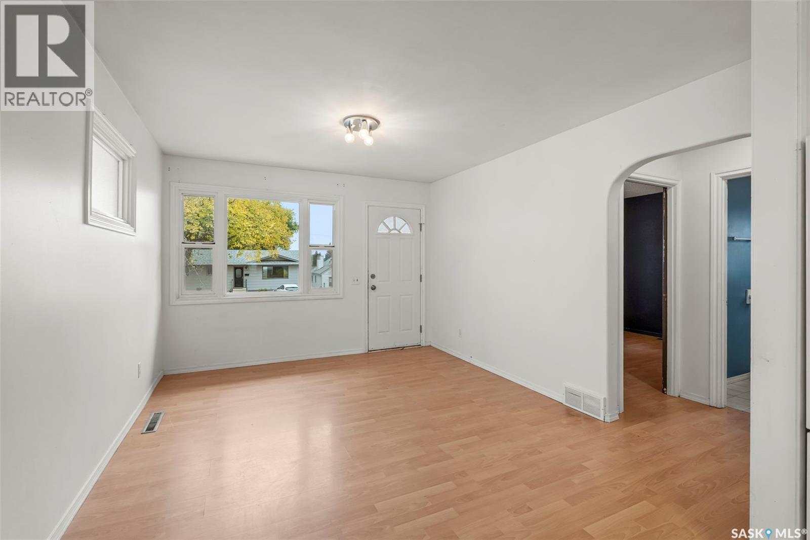 Single Family House Raised bungalow for Sale in  H AVENUE N Saskatoon 