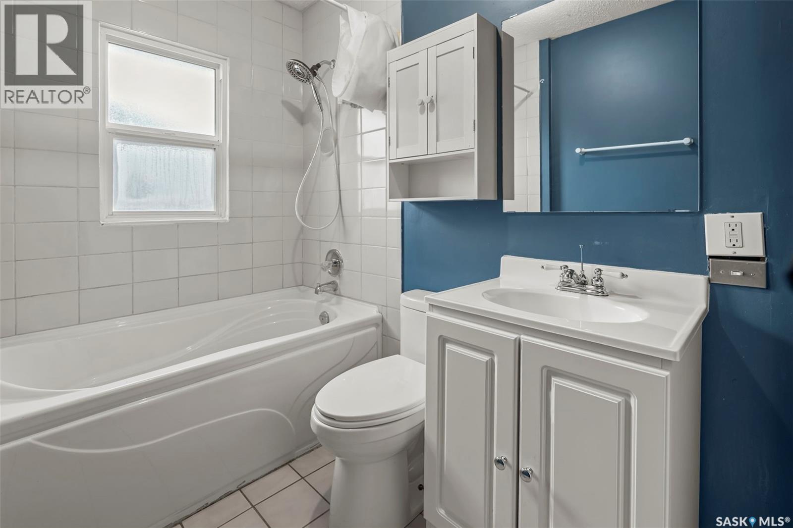 Single Family House Raised bungalow for Sale in  H AVENUE N Saskatoon 