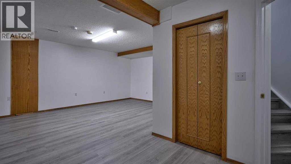 Single Family House for Sale in  Riverstone Crescent SE Riverbend Calgary 