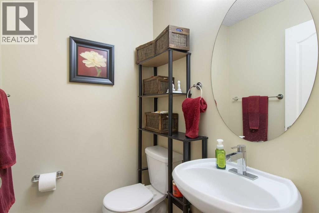 Single Family House for Sale in  Spring Crescent SW Springbank Hill Calgary 