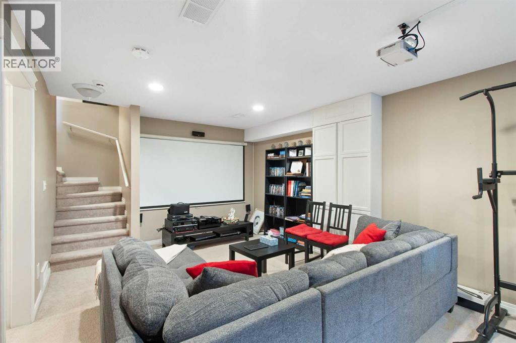 Single Family House for Sale in  Spring Crescent SW Springbank Hill Calgary 