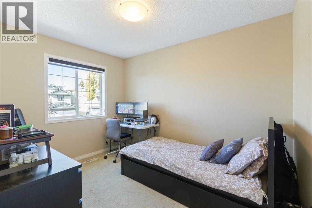 Single Family House for Sale in  Spring Crescent SW Springbank Hill Calgary 