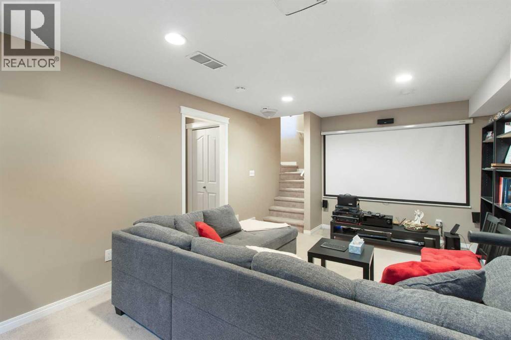 Single Family House for Sale in  Spring Crescent SW Springbank Hill Calgary 