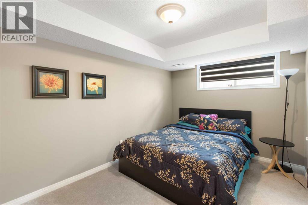 Single Family House for Sale in  Spring Crescent SW Springbank Hill Calgary 
