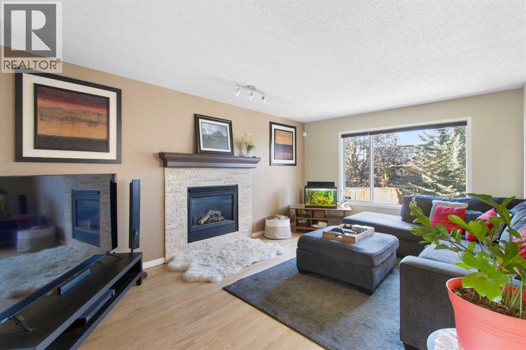 Single Family House for Sale in  Spring Crescent SW Springbank Hill Calgary 