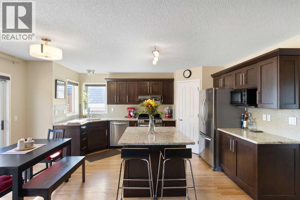 Single Family House for Sale in  Spring Crescent SW Springbank Hill Calgary 