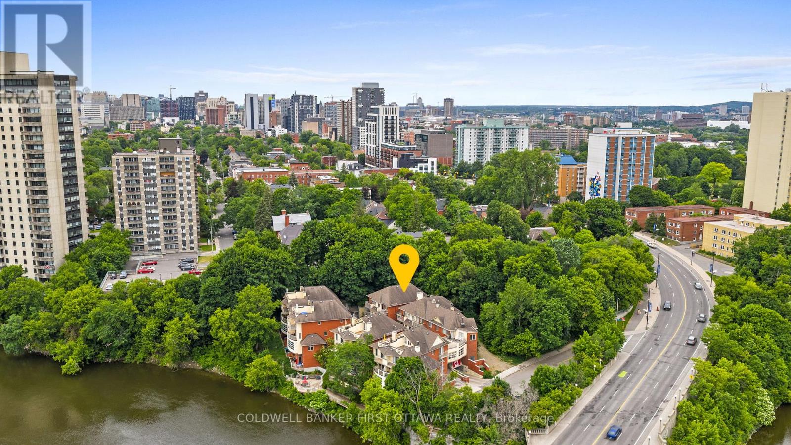 Nearby ByWard Market, Strathcona Park & UOttawa