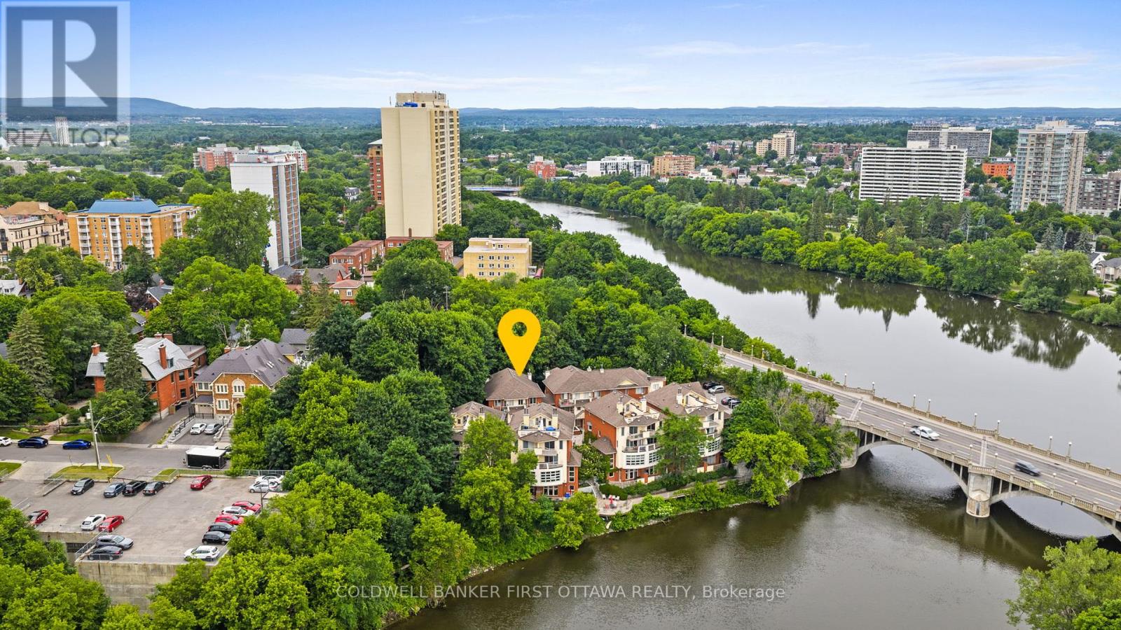 Easy access to bike paths & Rideau Sports Centre