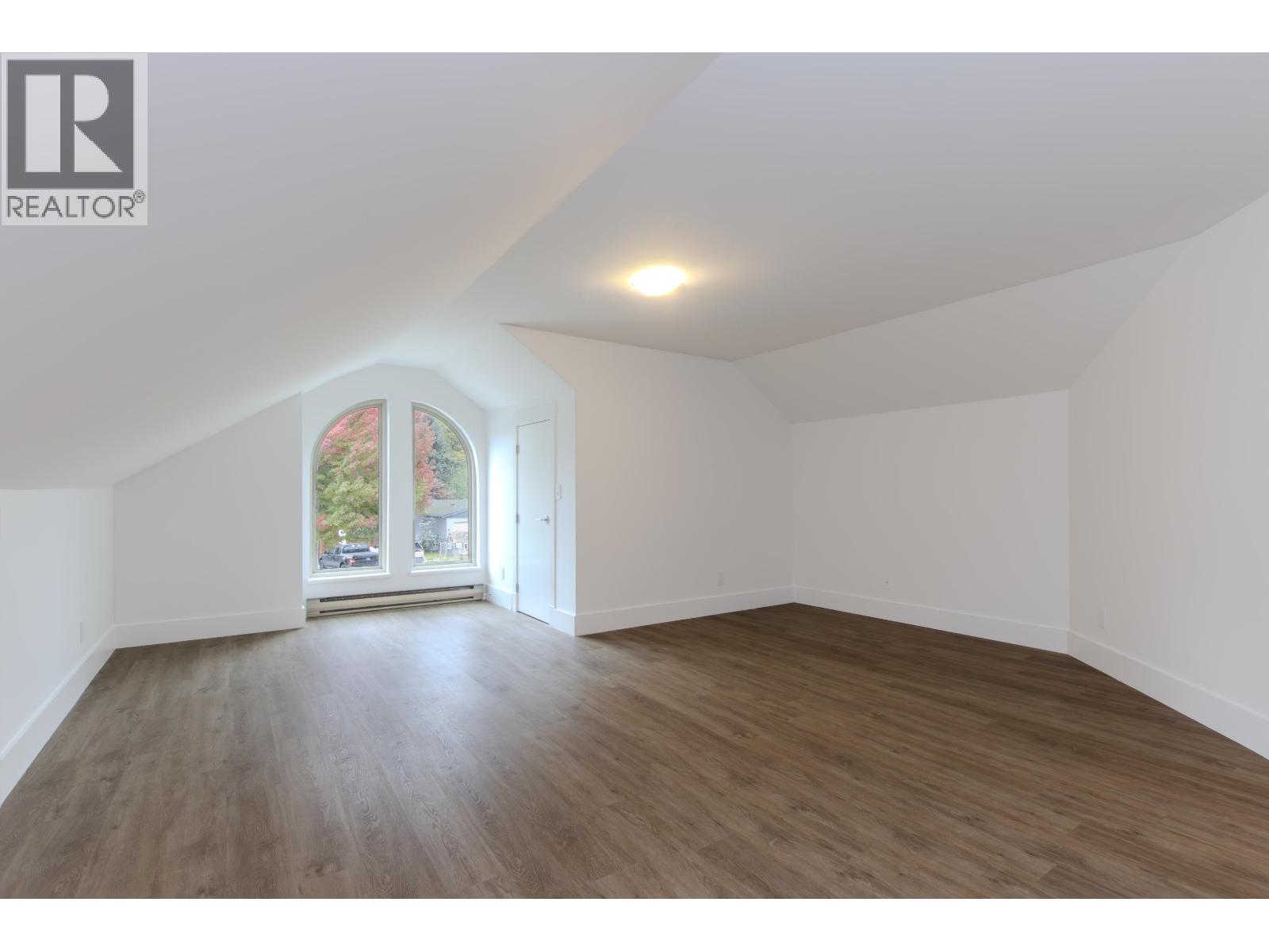 41281 MEADOW AVENUE, Squamish