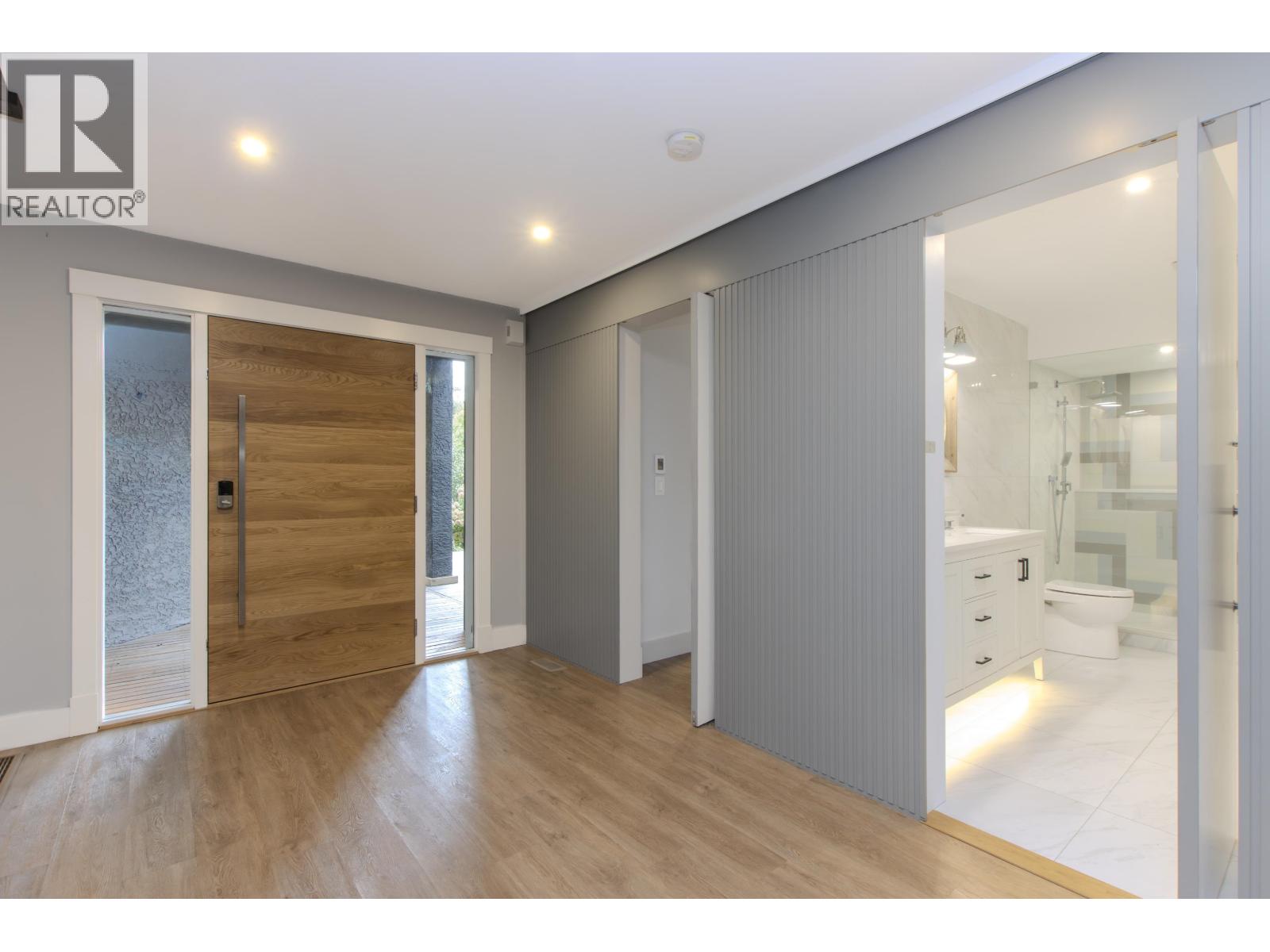 41281 MEADOW AVENUE, Squamish