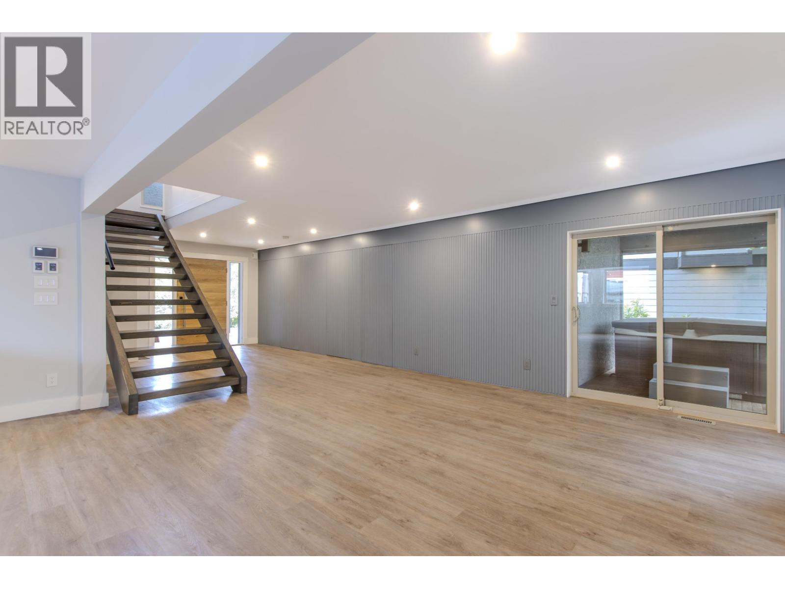 41281 MEADOW AVENUE, Squamish