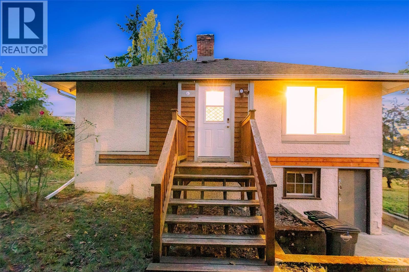 611 Polyanthus Crescent, Saanich