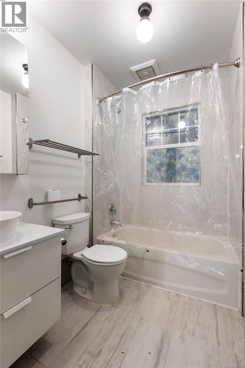  611 Polyanthus Crescent, Saanich