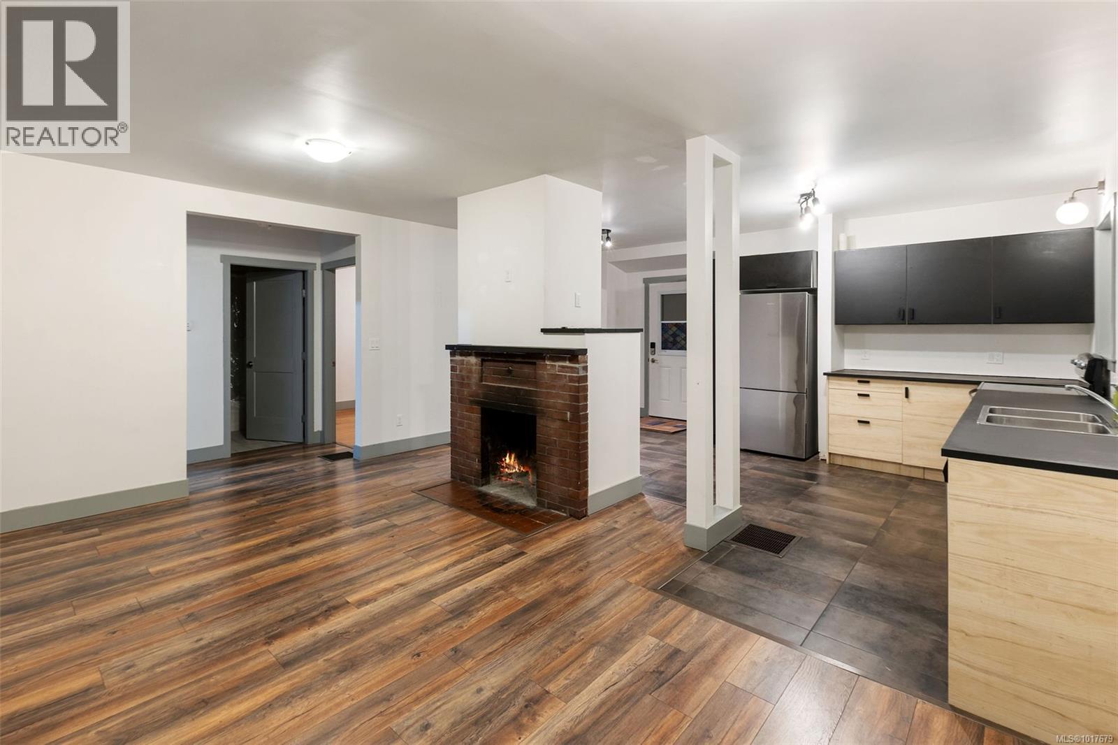  611 Polyanthus Crescent, Saanich