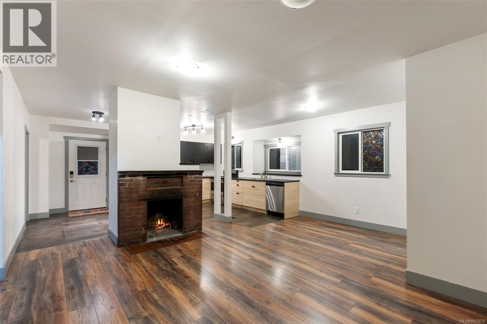  611 Polyanthus Crescent, Saanich
