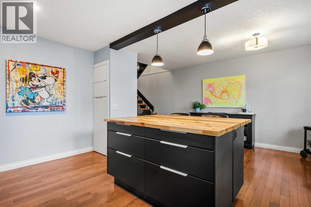Single Family House for Sale in    Avenue SW Lakeview Calgary 