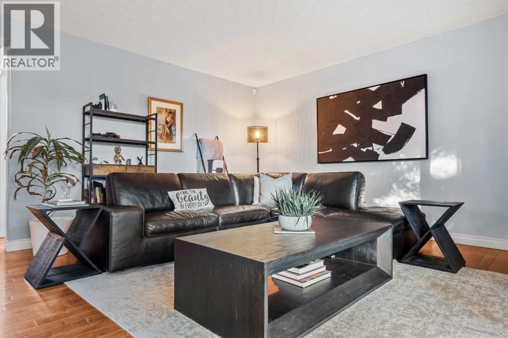Single Family House for Sale in    Avenue SW Lakeview Calgary 