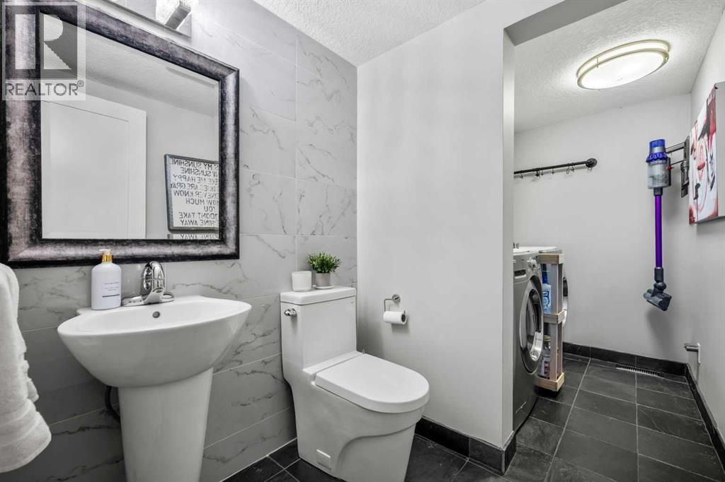Single Family House for Sale in    Avenue SW Lakeview Calgary 