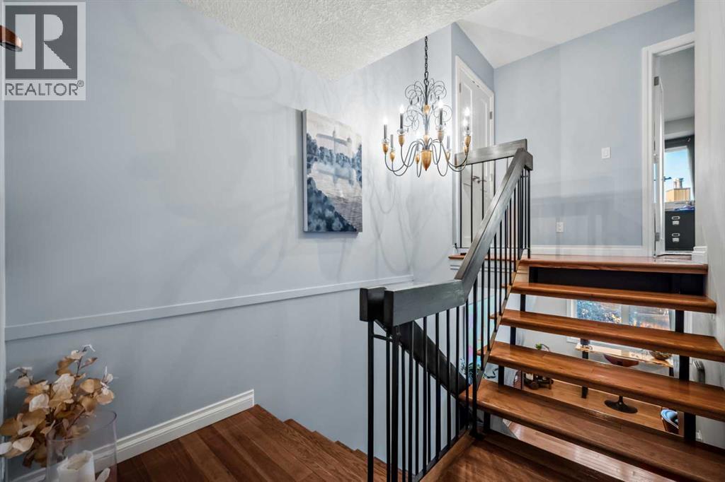 Single Family House for Sale in    Avenue SW Lakeview Calgary 