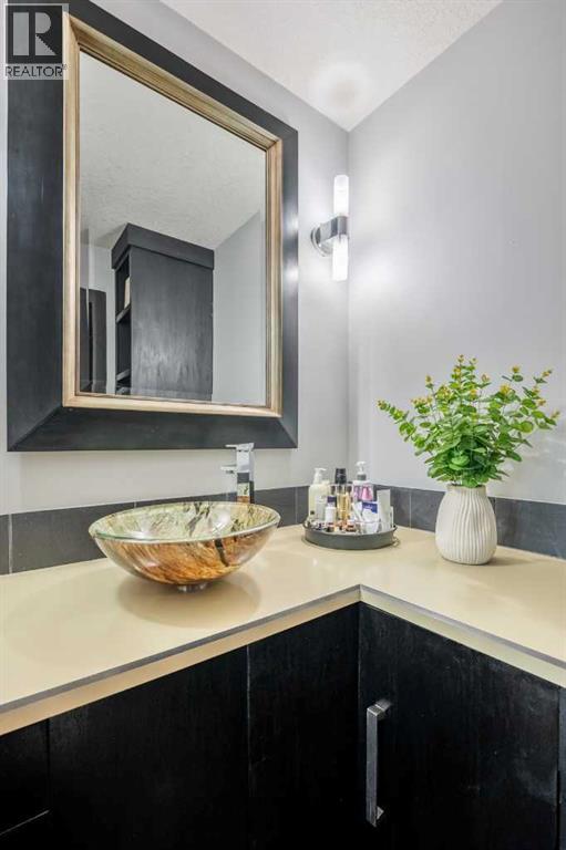 Single Family House for Sale in    Avenue SW Lakeview Calgary 