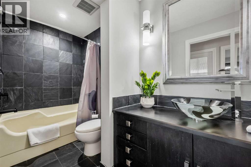 Single Family House for Sale in    Avenue SW Lakeview Calgary 