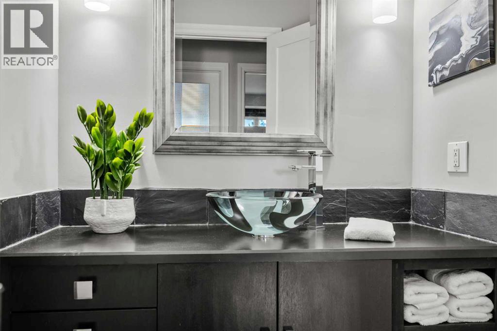 Single Family House for Sale in    Avenue SW Lakeview Calgary 