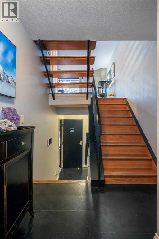 Single Family House for Sale in    Avenue SW Lakeview Calgary 