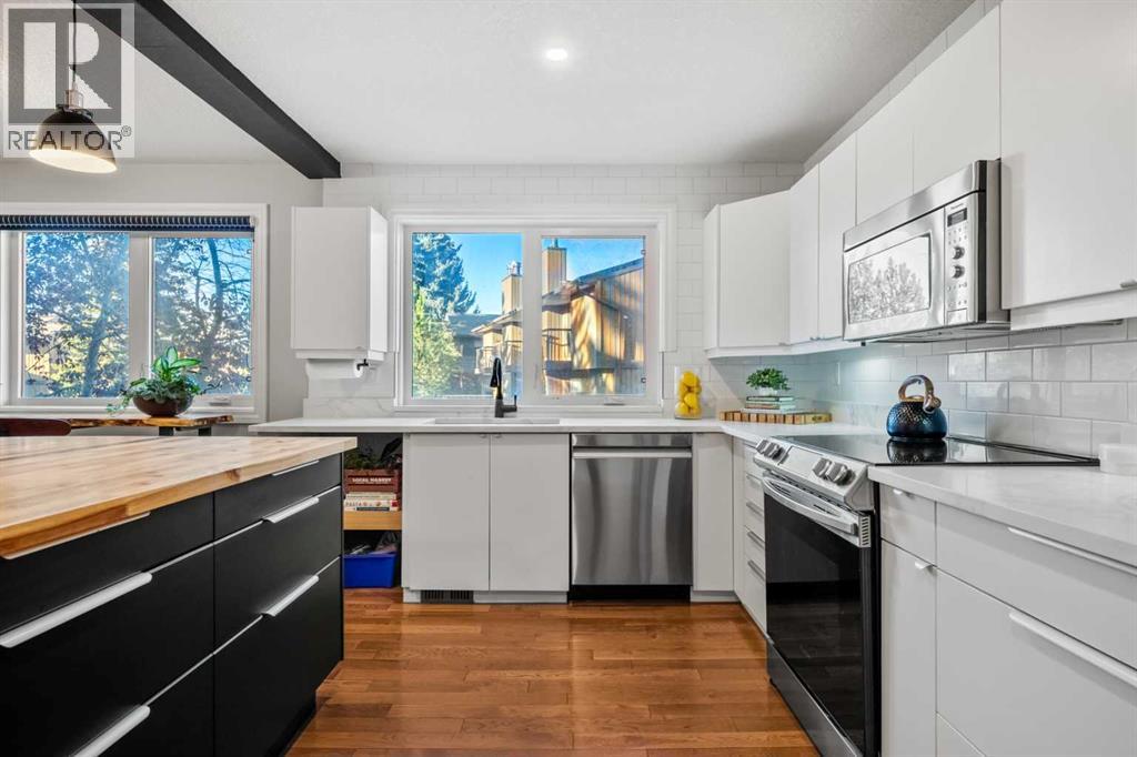 Single Family House for Sale in    Avenue SW Lakeview Calgary 