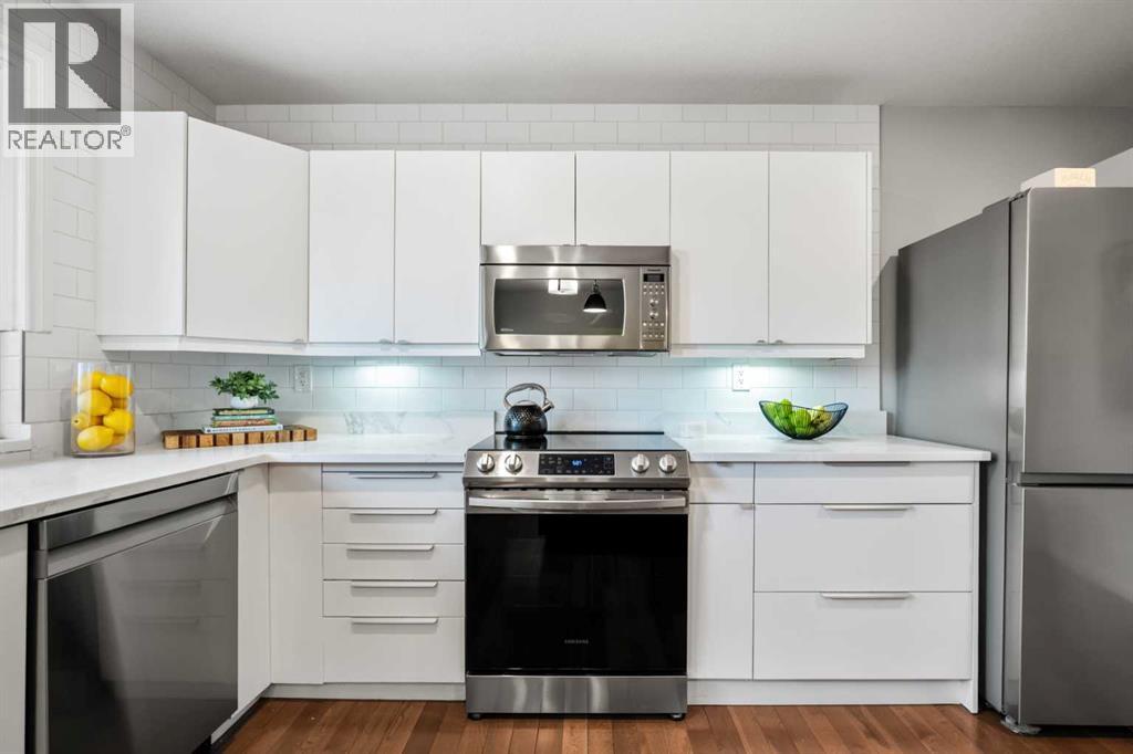 Single Family House for Sale in    Avenue SW Lakeview Calgary 