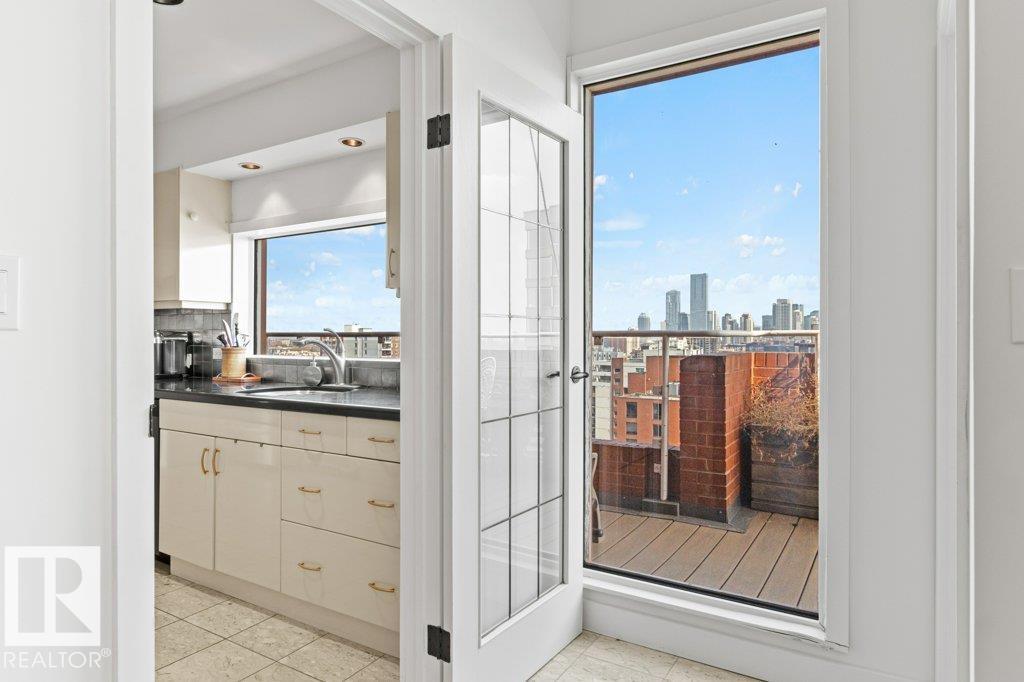 #1701 10010 119 ST NW, Edmonton