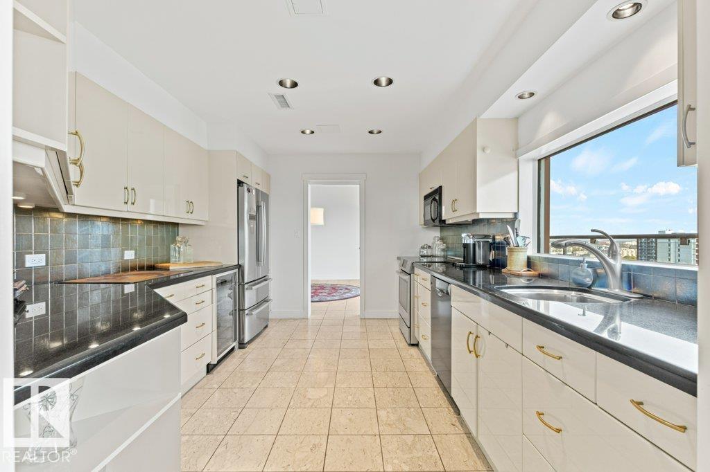 #1701 10010 119 ST NW, Edmonton