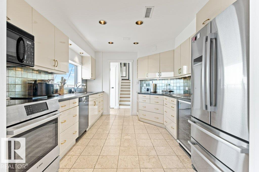 #1701 10010 119 ST NW, Edmonton