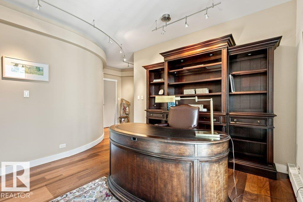 #1701 10010 119 ST NW, Edmonton