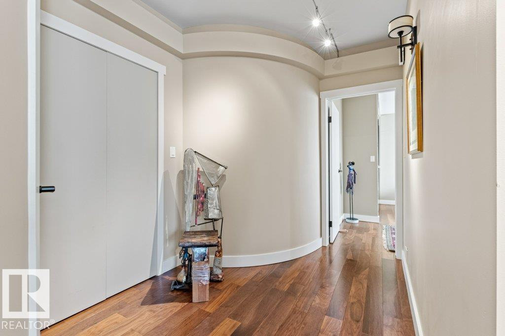 #1701 10010 119 ST NW, Edmonton