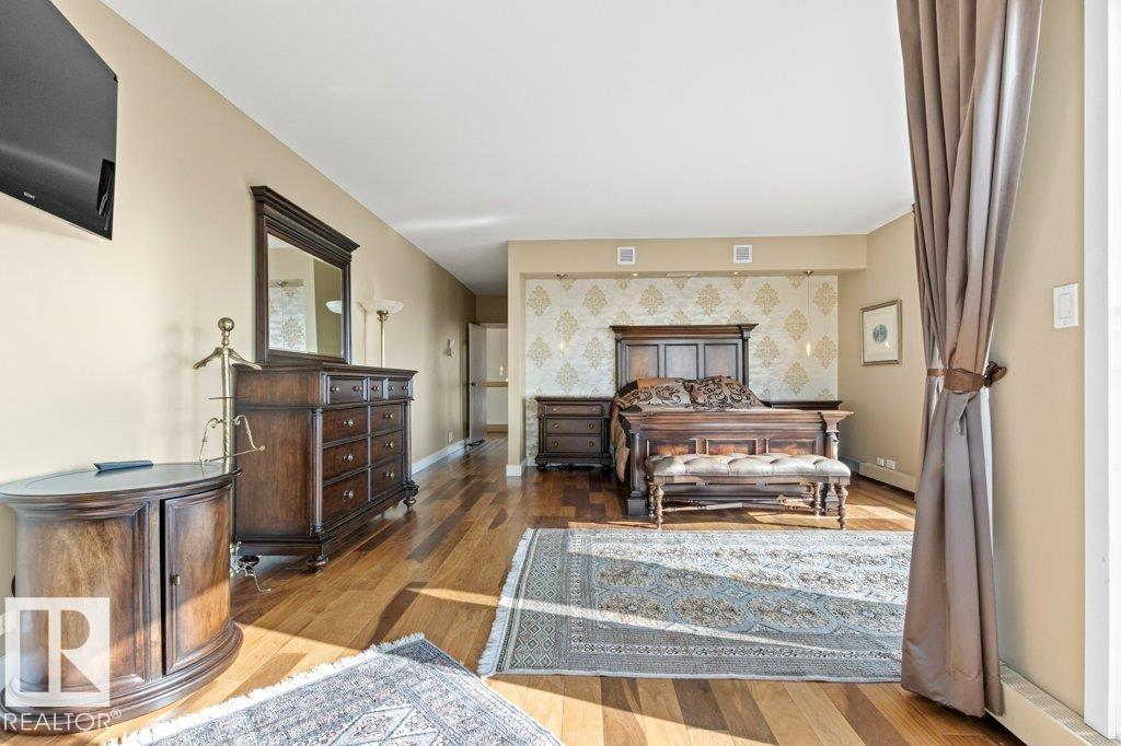 #1701 10010 119 ST NW, Edmonton