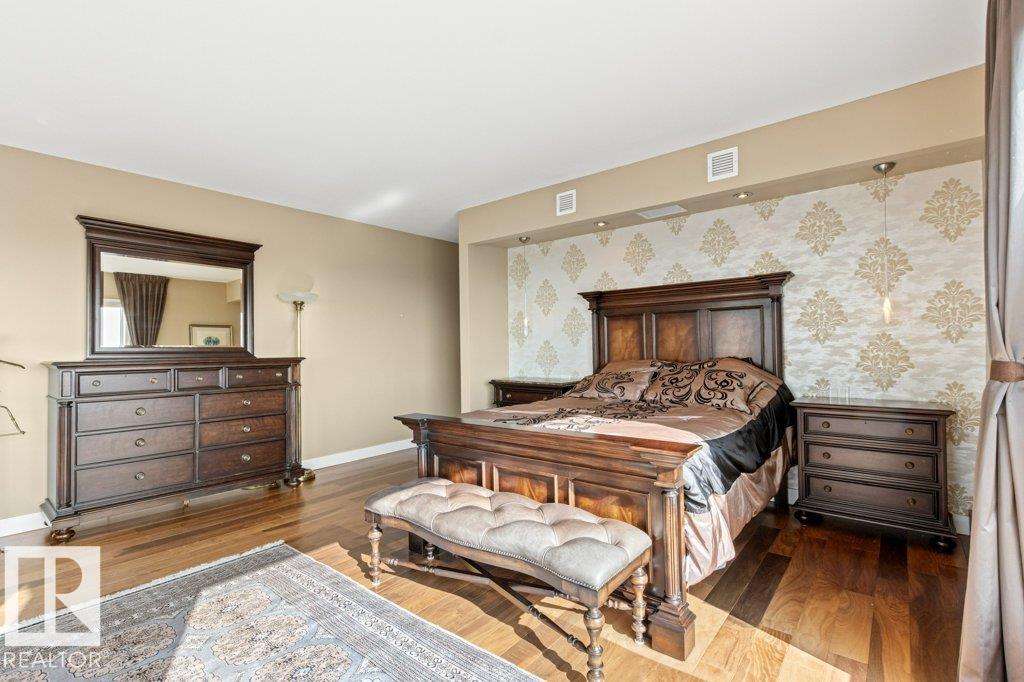 #1701 10010 119 ST NW, Edmonton