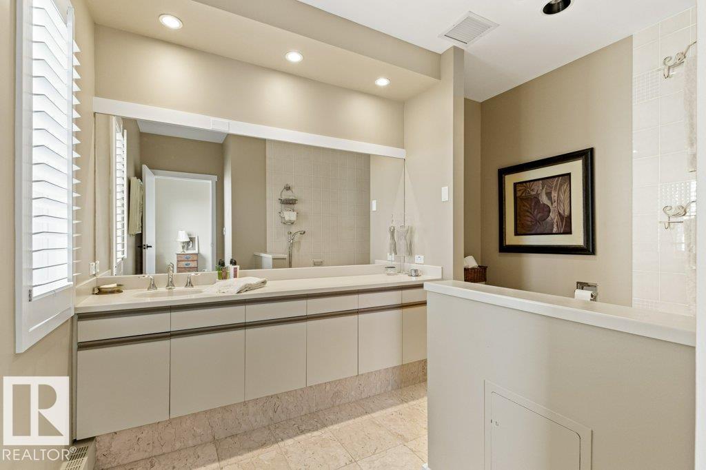 #1701 10010 119 ST NW, Edmonton