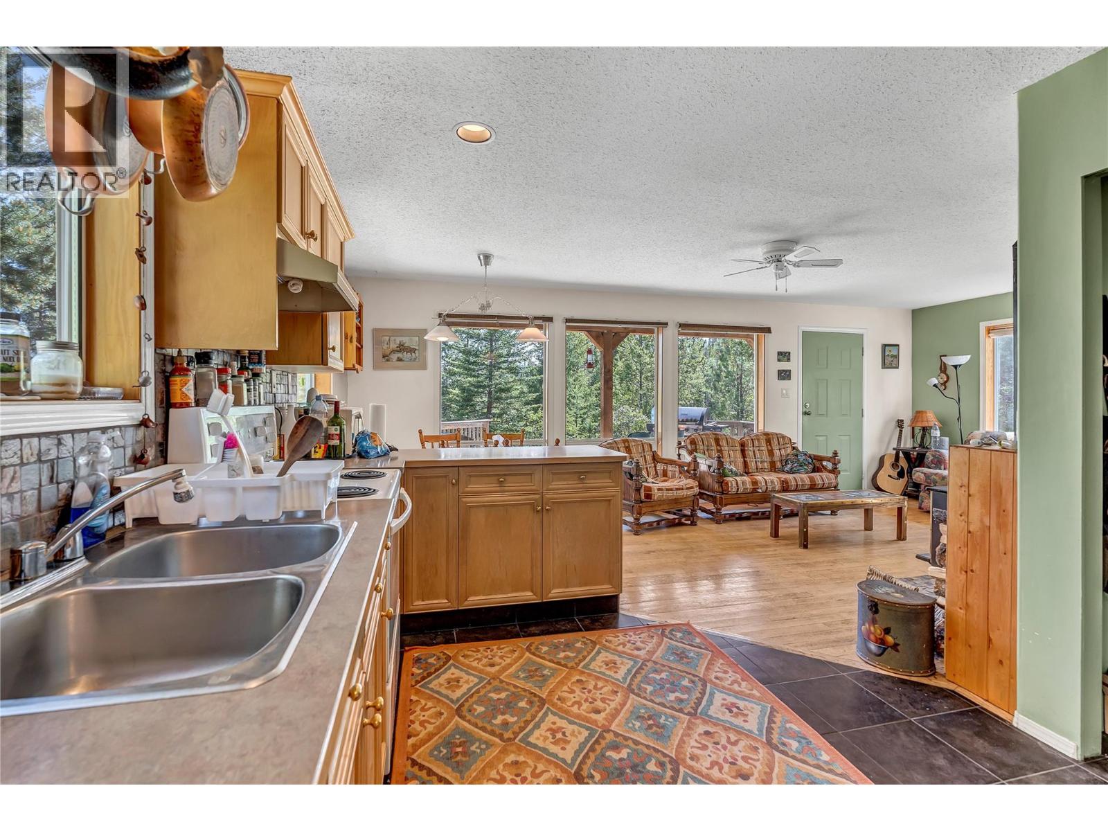 2556 PRINCETON SUMMERLAND Road, Princeton