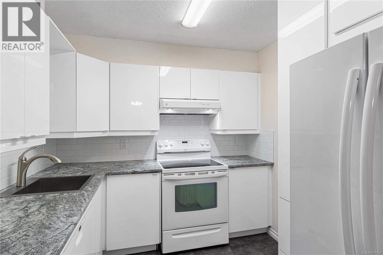 307 6715 Dover Rd, Nanaimo