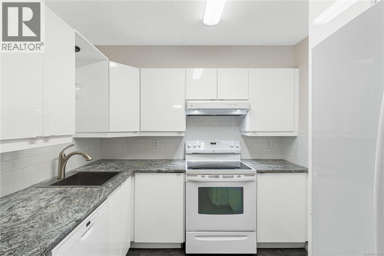 307 6715 Dover Rd, Nanaimo