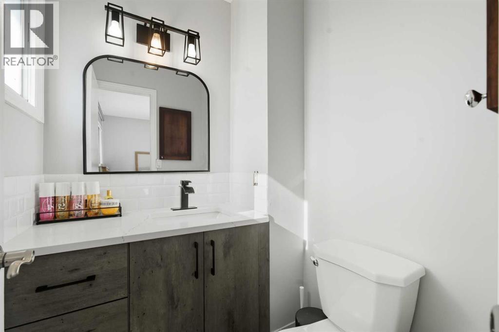 Single Family House Bi-level for Sale in  Pinetree Place NE Pineridge Calgary 