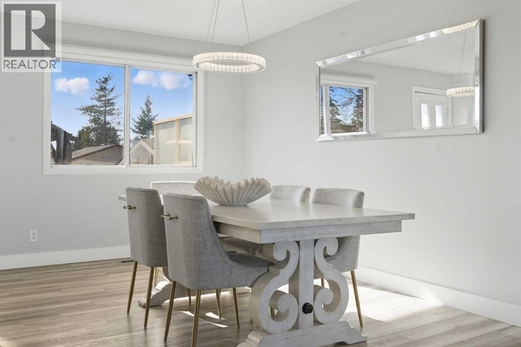 Single Family House Bi-level for Sale in  Pinetree Place NE Pineridge Calgary 