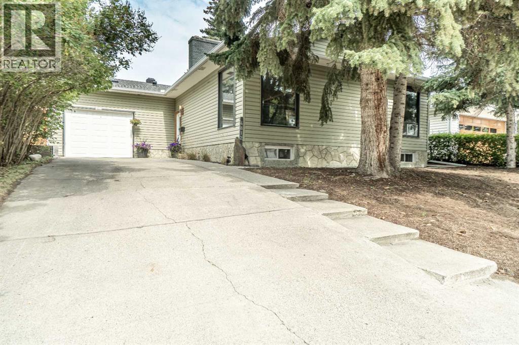 4812 Valiant Drive NW, Calgary, Alberta