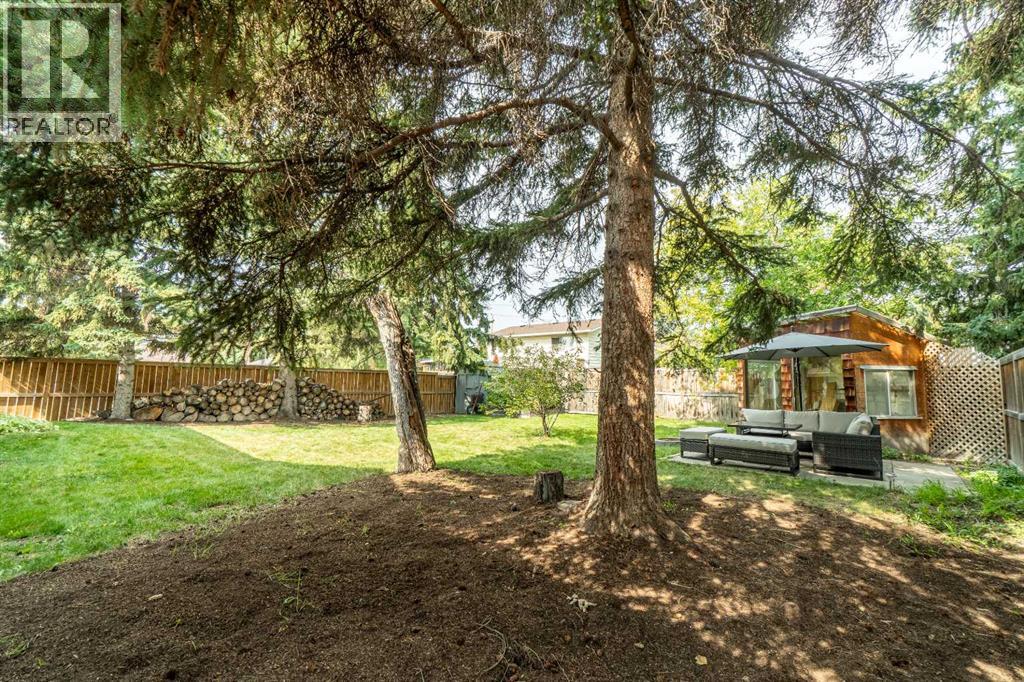 Single Family House Bungalow for Sale in  Valiant Drive NW Varsity Calgary 