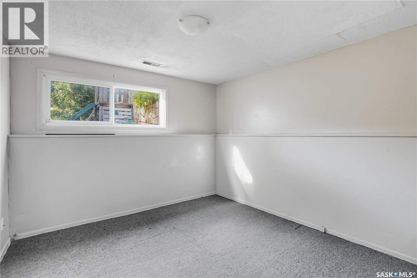 Single Family House Raised bungalow for Sale in  D AVENUE N Saskatoon 