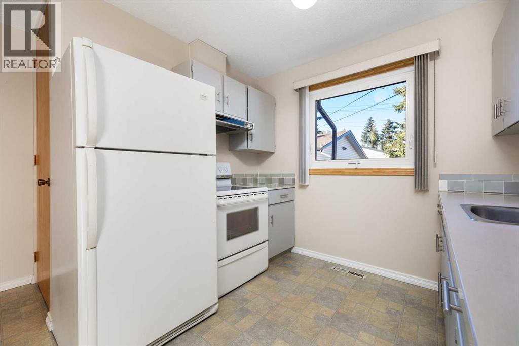 Single Family House Bungalow for Sale in  Hunterbow Crescent NW Huntington Hills Calgary 
