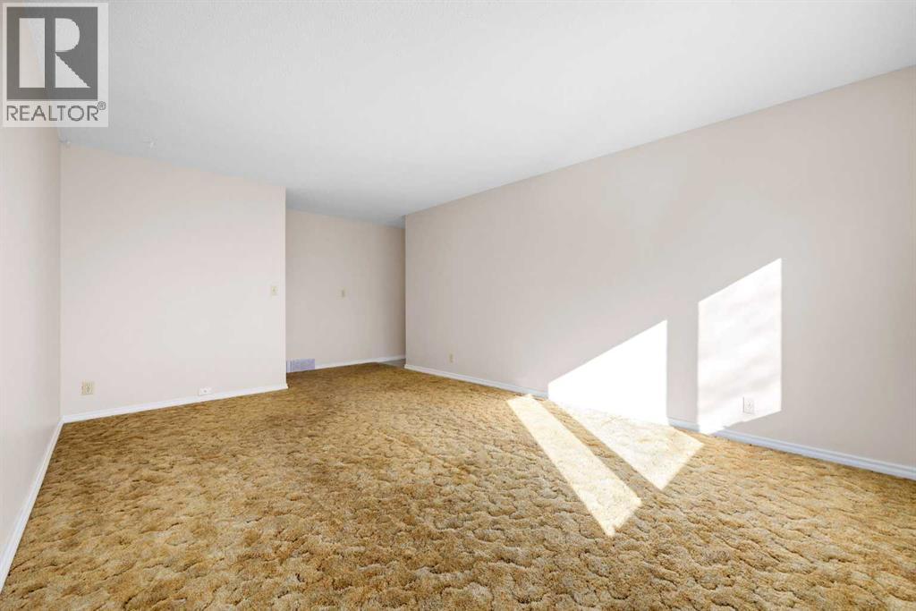 Single Family House Bungalow for Sale in  Hunterbow Crescent NW Huntington Hills Calgary 
