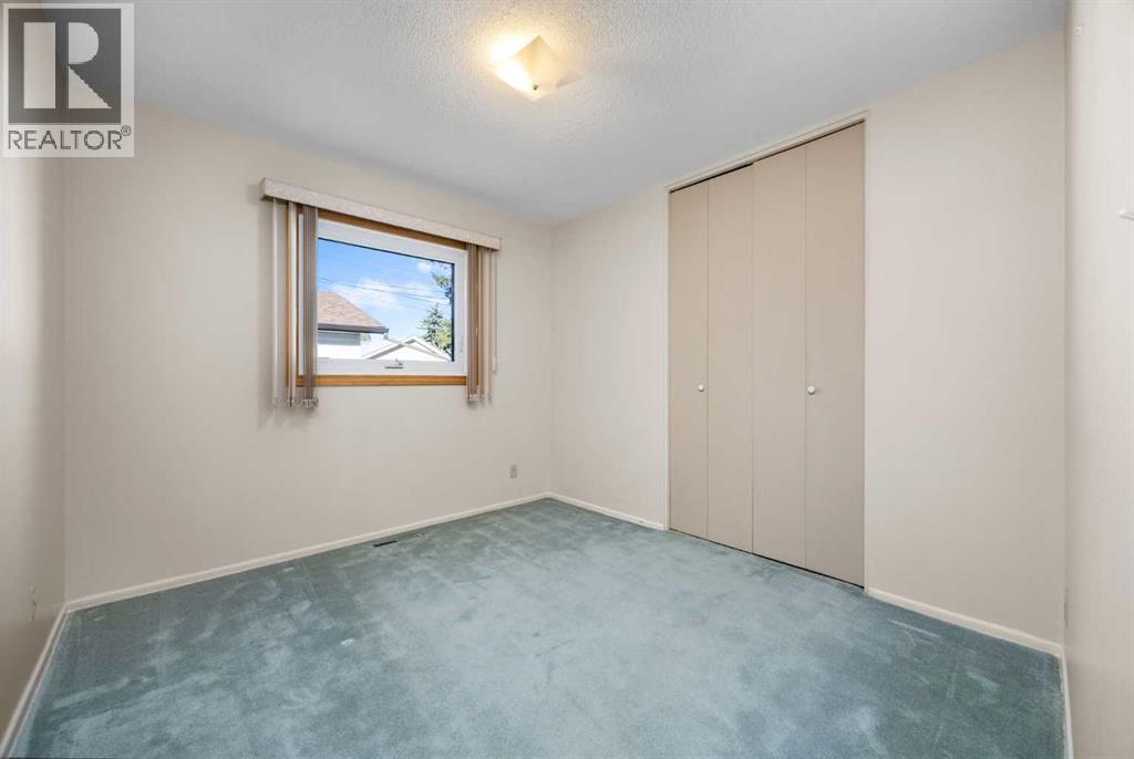 Single Family House Bungalow for Sale in  Hunterbow Crescent NW Huntington Hills Calgary 