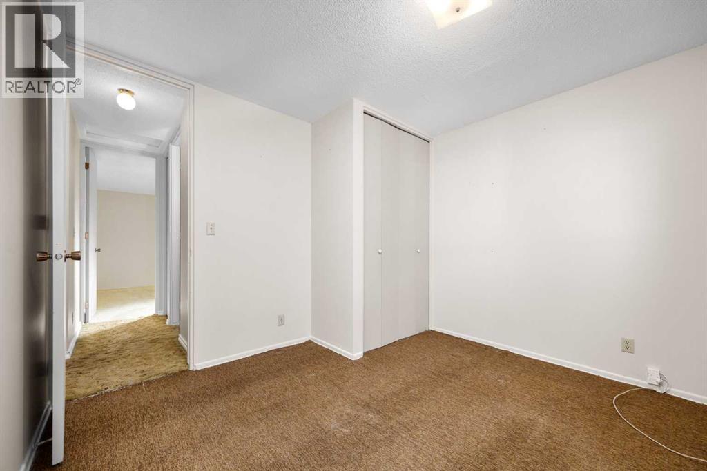 Single Family House Bungalow for Sale in  Hunterbow Crescent NW Huntington Hills Calgary 